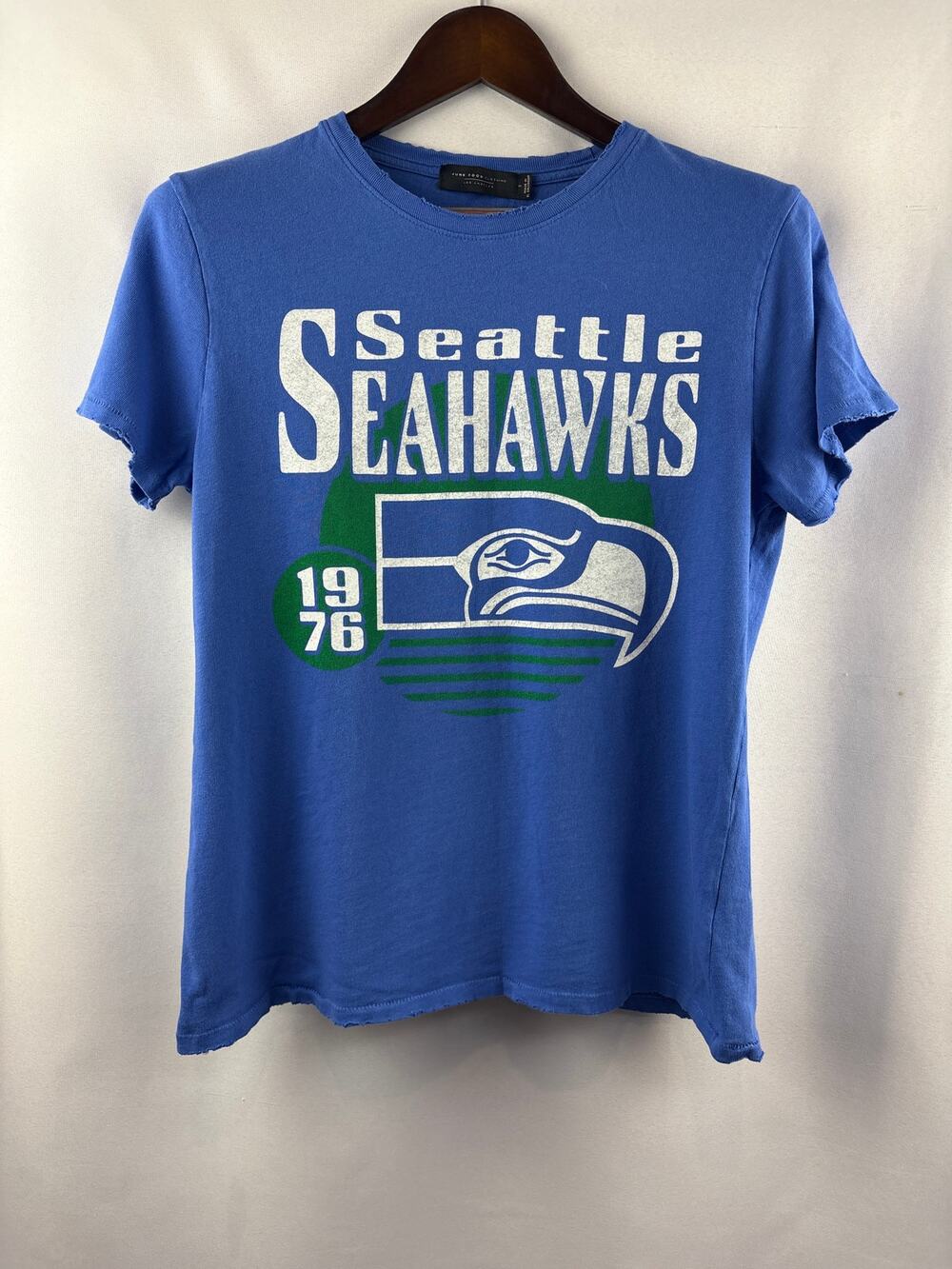 Women’s Junk Food Clothing Small Blue Seahawks T-Shirt